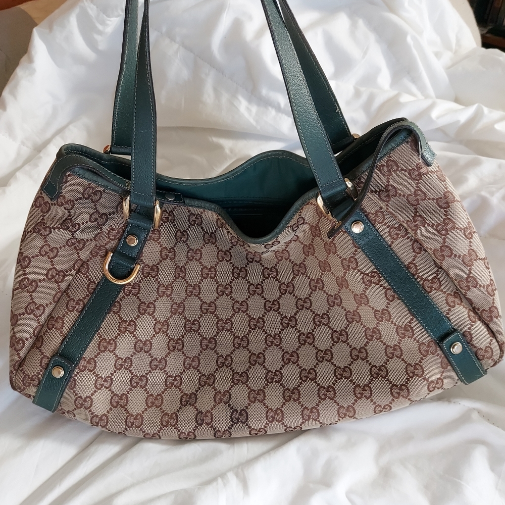 Authentic pre owned gucci shoulder bag